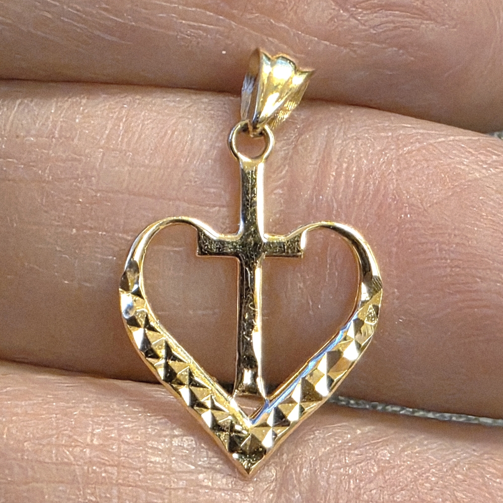 💛18k Gold Heart Cross Pendant